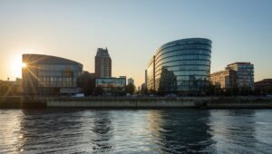 Von Rheinufer bis Medienhafen: Die schönste Düsseldorf-Tour zwischen Tradition und Moderne