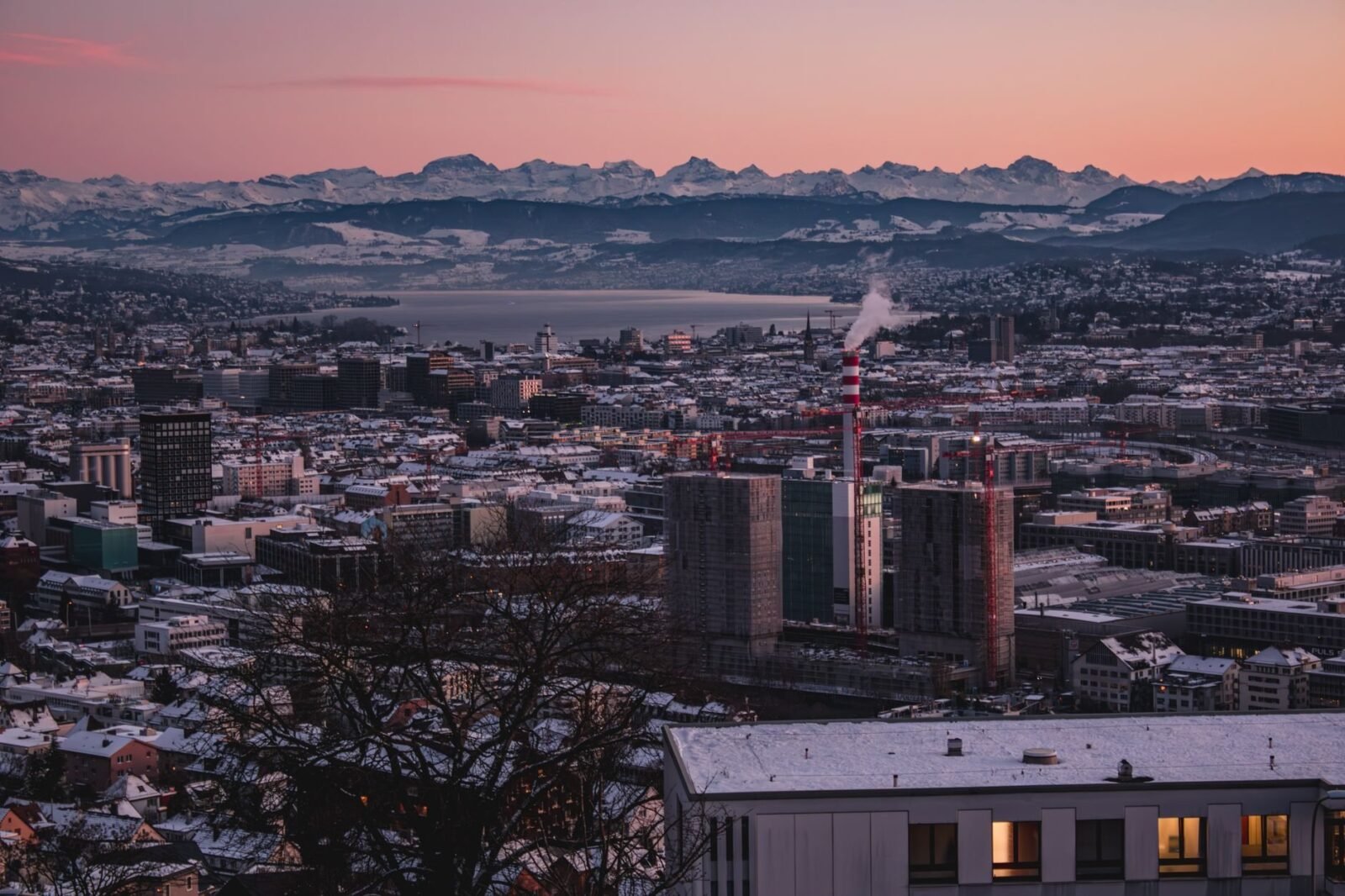 Umzug in die Schweiz: Was in Zürich ansteht