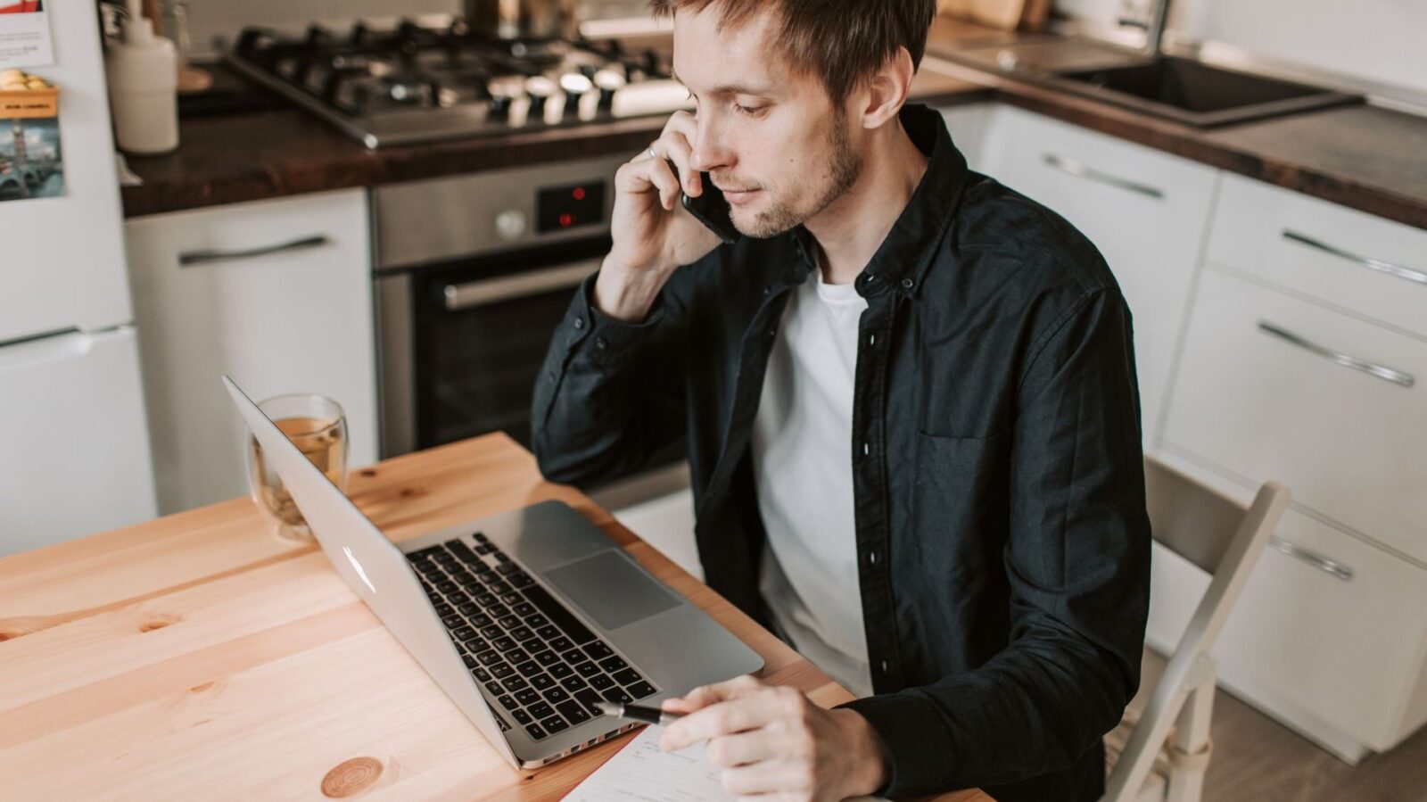 Homeoffice-Pauschale 2026: 6 Euro am Tag, 1.260 Euro im Jahr, und wann das Arbeitszimmer mehr bringt
