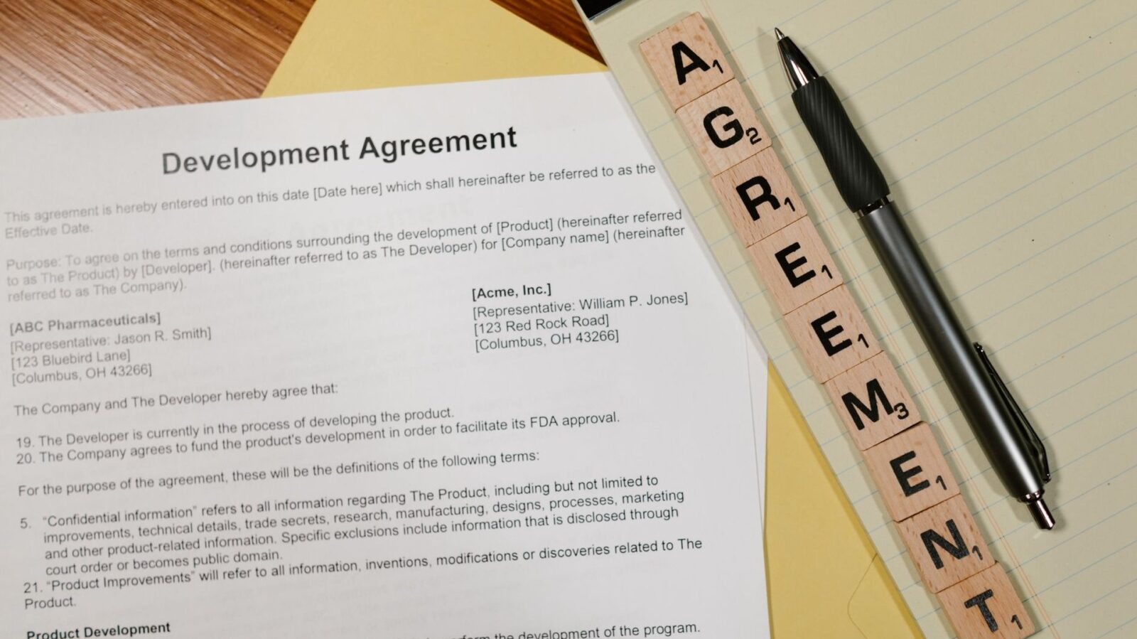 Arbeitszeugnis: Anspruch, Aufbau, die Zeugnissprache und was Sie vom Arbeitgeber verlangen dürfen