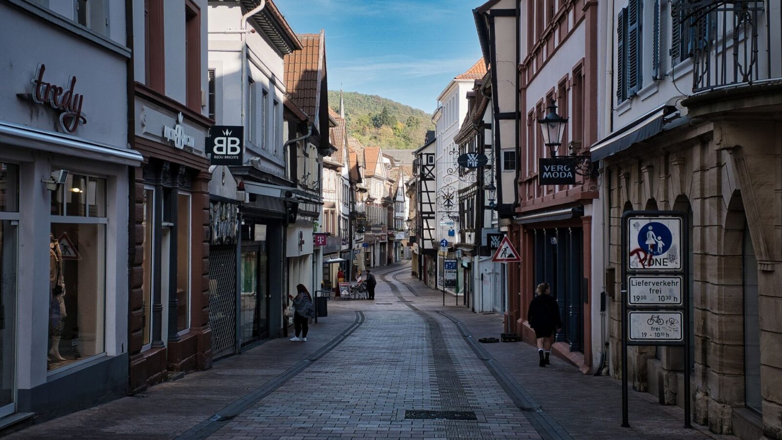 Einkaufsgasse in Neustadt an der Weinstraße – verkaufsoffener Sonntag in Rheinland-Pfalz