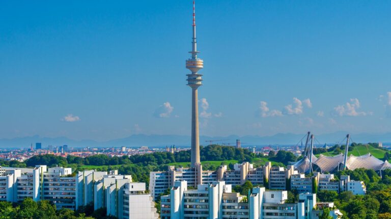 Gewerbesteuer München 2026: Skyline von München als Symbolbild für Unternehmen und Hebesatz